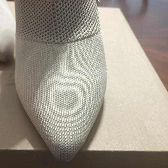 Brand new. Never worn - Picture 4 of 6